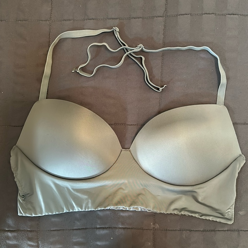 Victoria Secret no underwire convertible bra